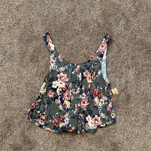 American Eagle Outfitters Tops - American Eagle floral crop top